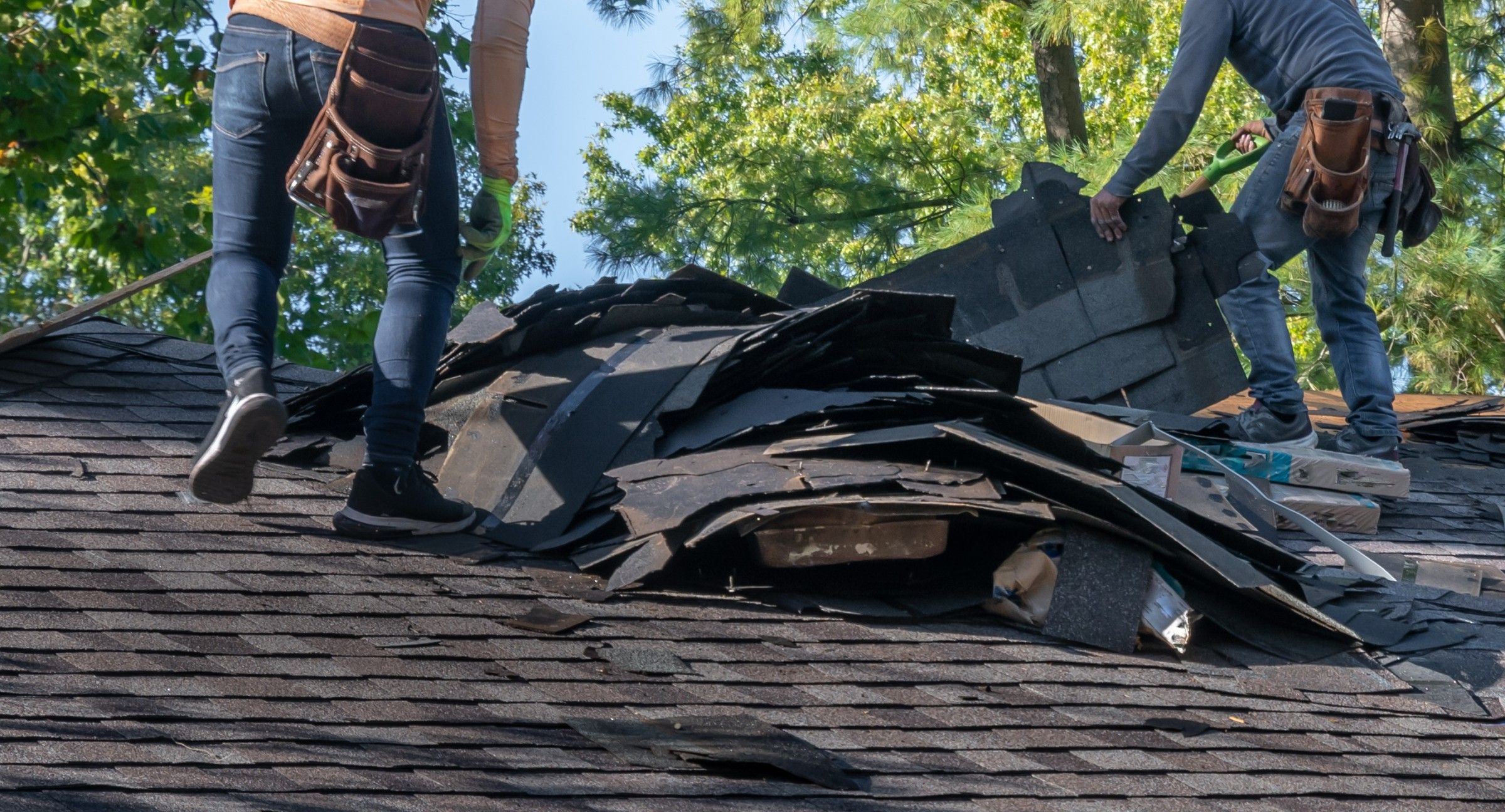 Featured image for “How to Handle Emergency Roof Repairs in San Diego”