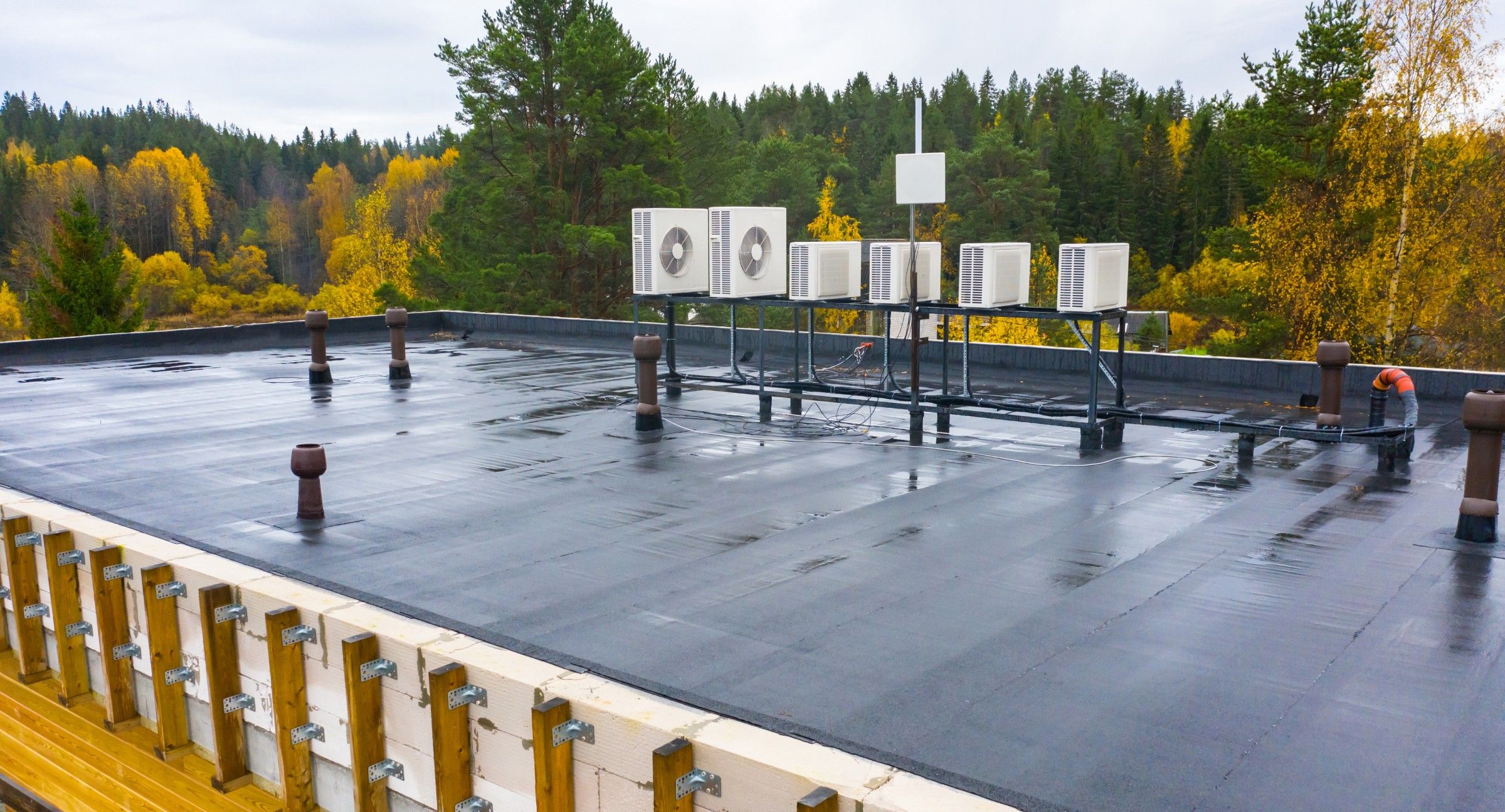 Featured image for “5 Signs Your Commercial Roof Needs Replacing”